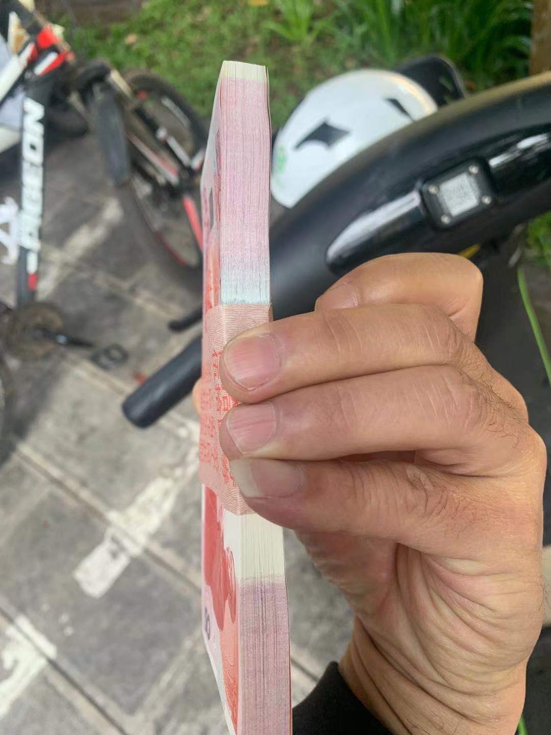 dvubb 图片点击可在新窗口打开查看