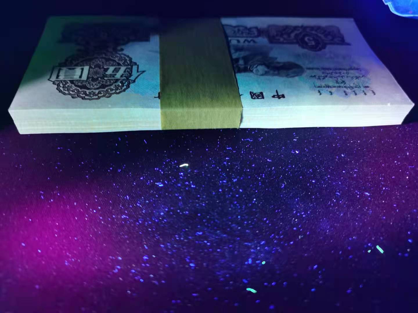 dvubb 图片点击可在新窗口打开查看