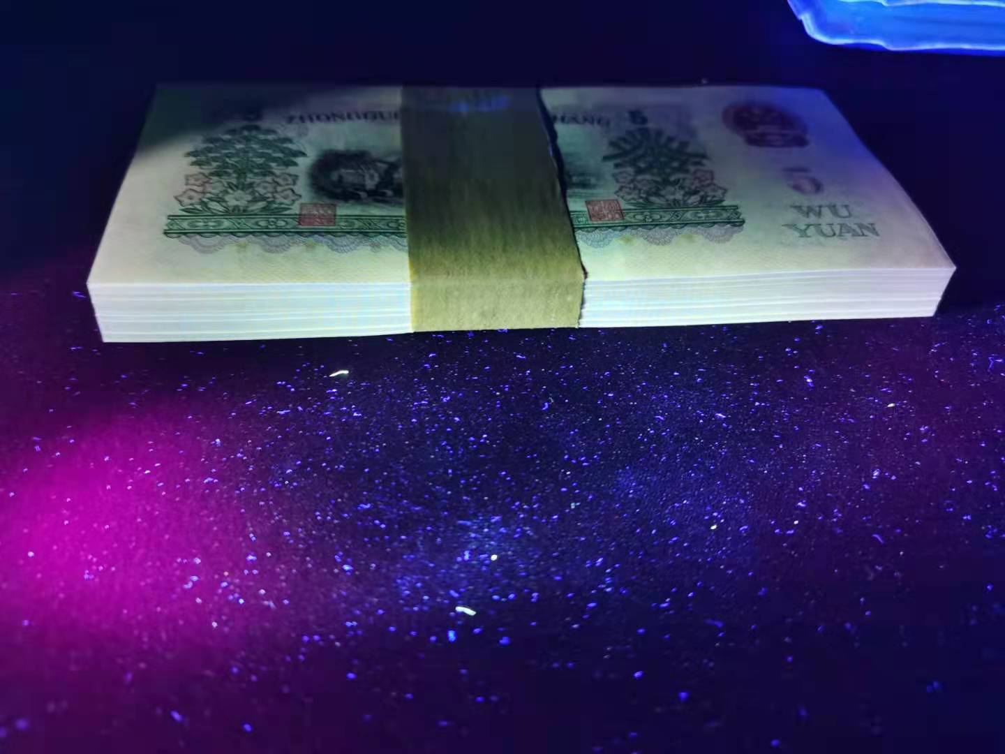 dvubb 图片点击可在新窗口打开查看