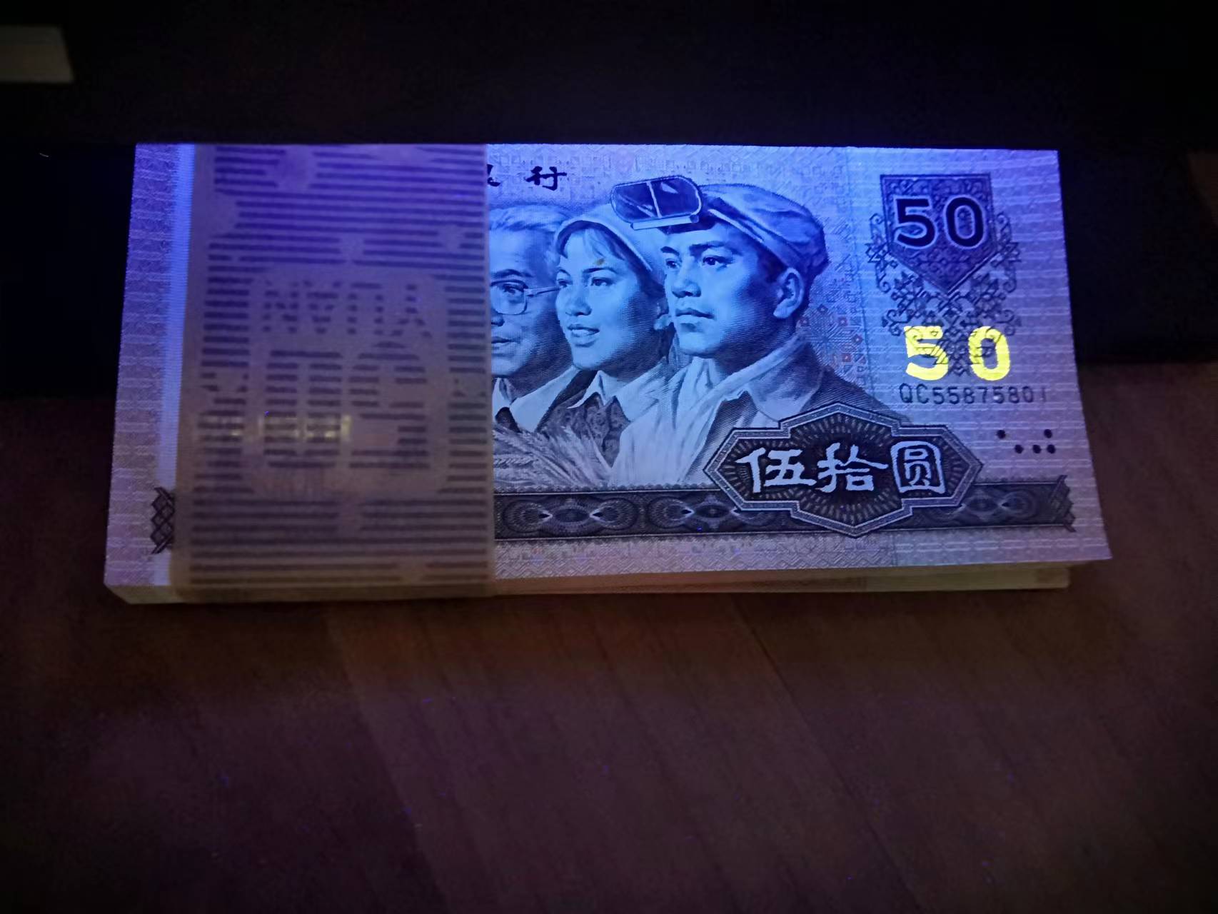 dvubb 图片点击可在新窗口打开查看