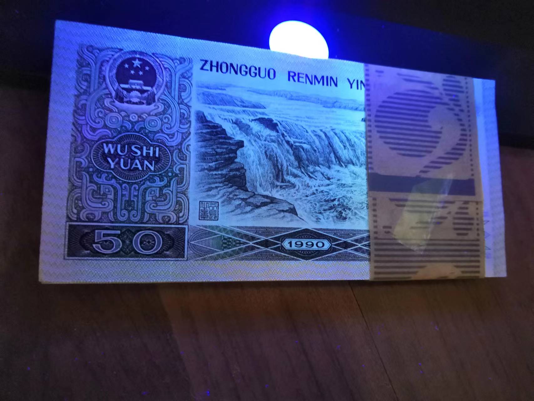 dvubb 图片点击可在新窗口打开查看