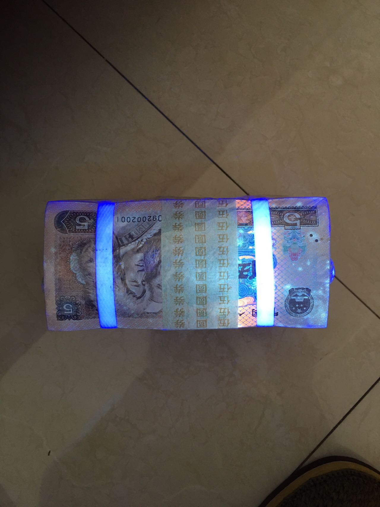 dvubb 图片点击可在新窗口打开查看