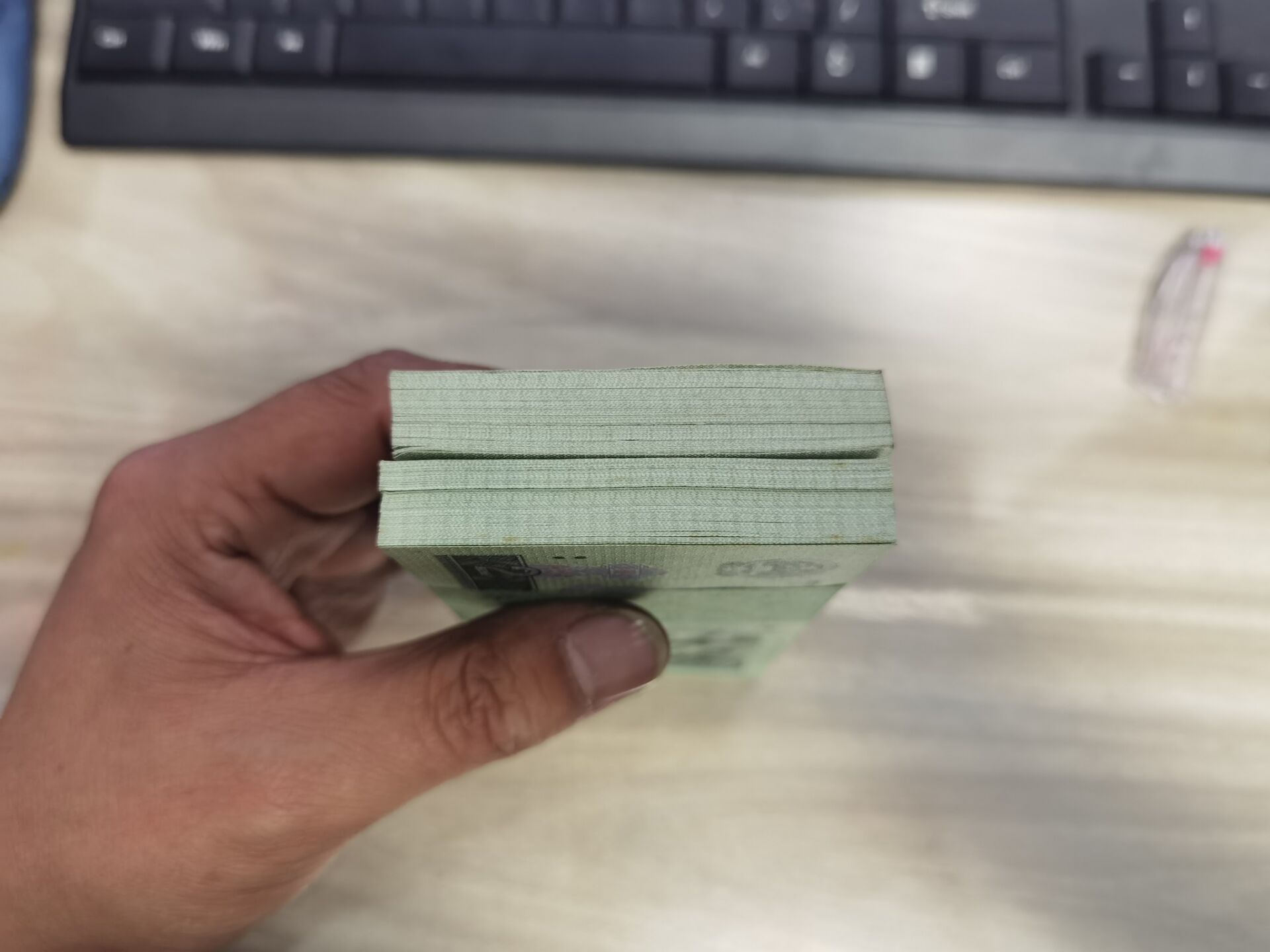 dvubb 图片点击可在新窗口打开查看