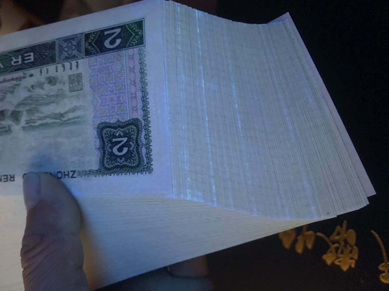 dvubb 图片点击可在新窗口打开查看