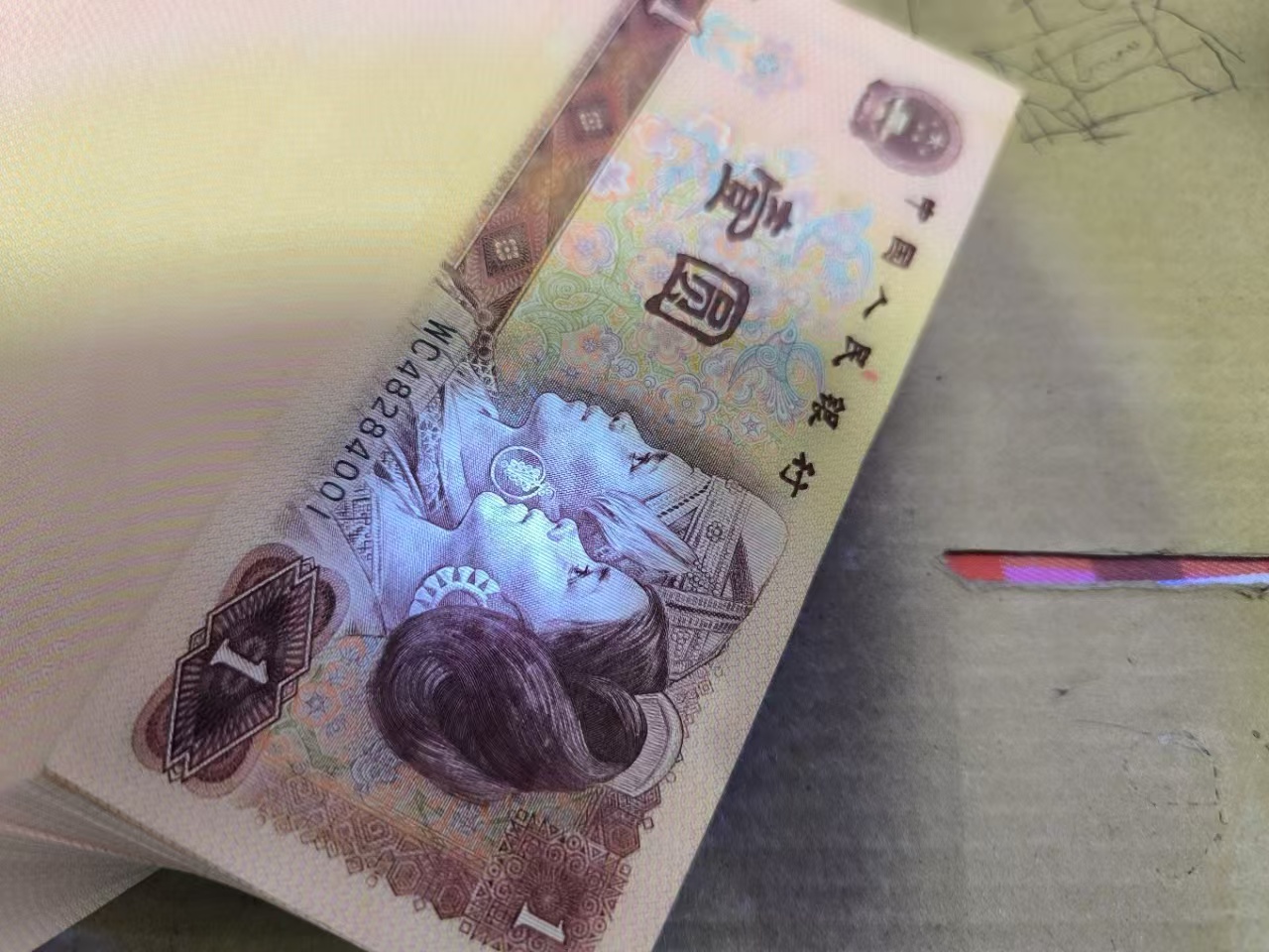 dvubb 图片点击可在新窗口打开查看
