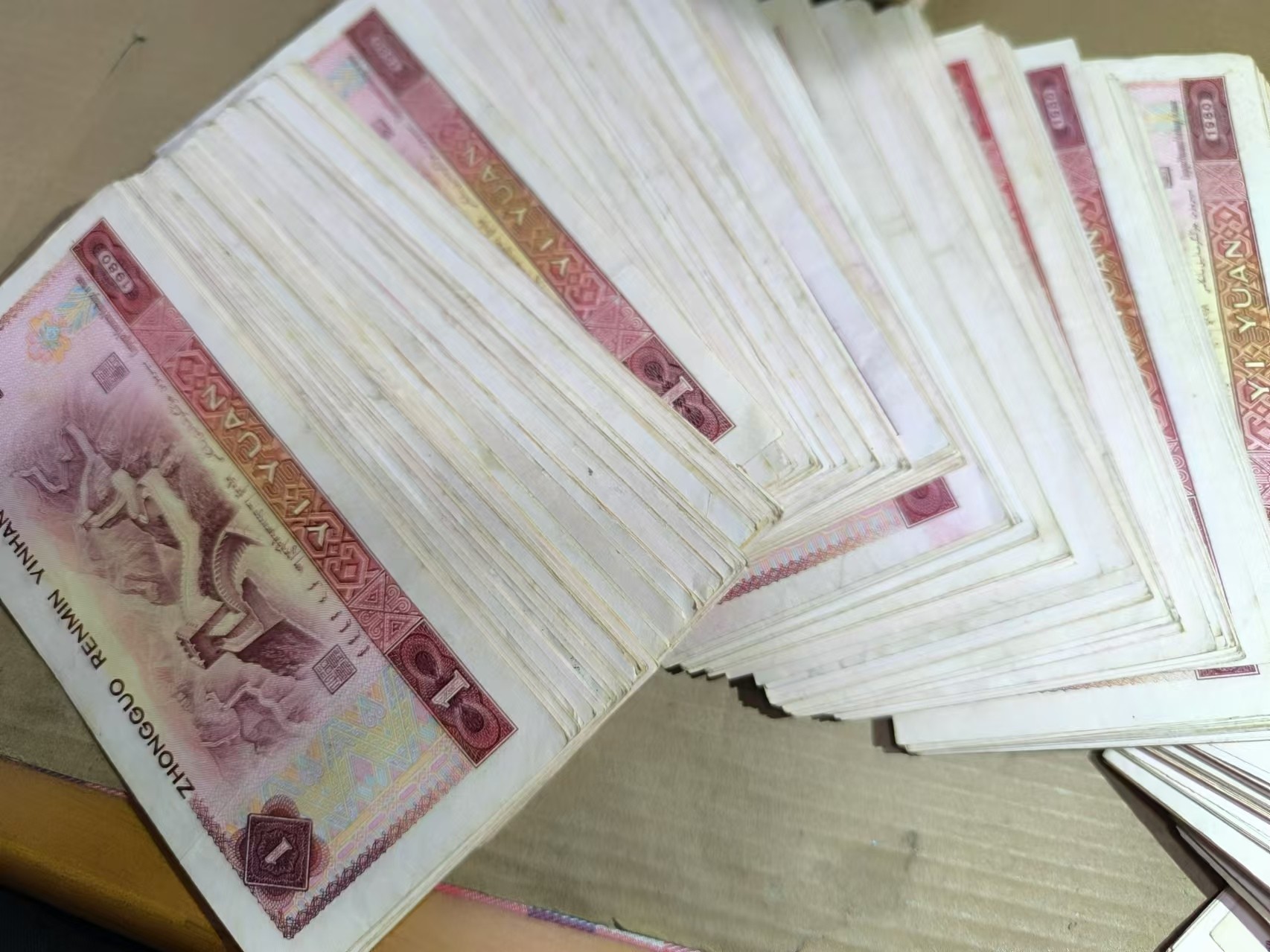 dvubb 图片点击可在新窗口打开查看