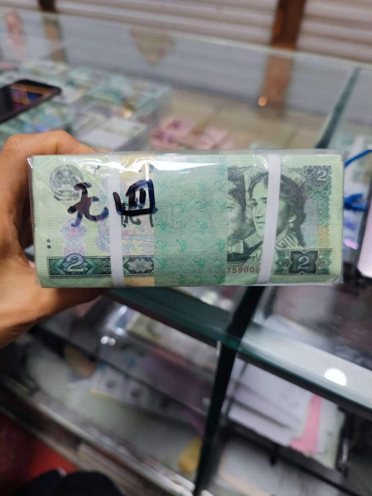 dvubb 图片点击可在新窗口打开查看