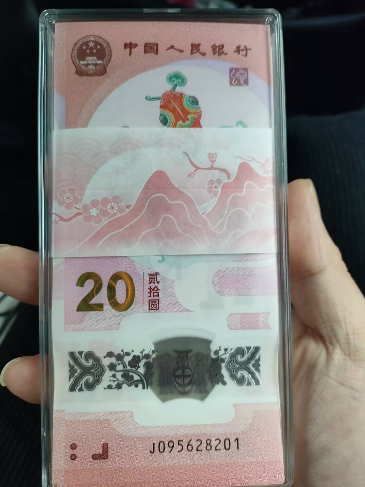 dvubb 图片点击可在新窗口打开查看