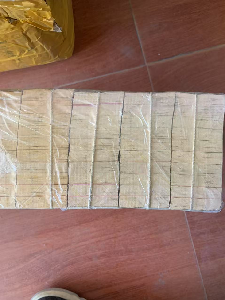 dvubb 图片点击可在新窗口打开查看