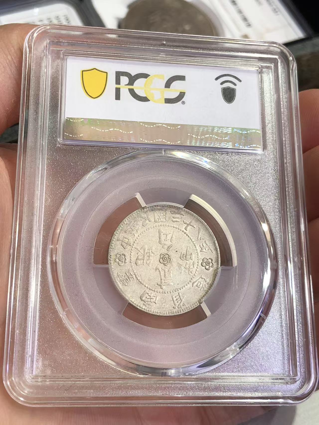 dvubb 图片点击可在新窗口打开查看