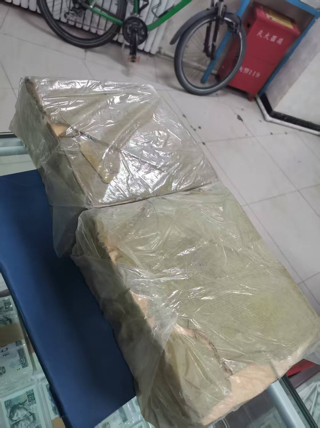 dvubb 图片点击可在新窗口打开查看