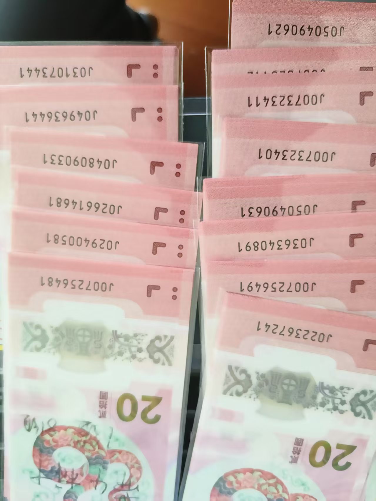 dvubb 图片点击可在新窗口打开查看