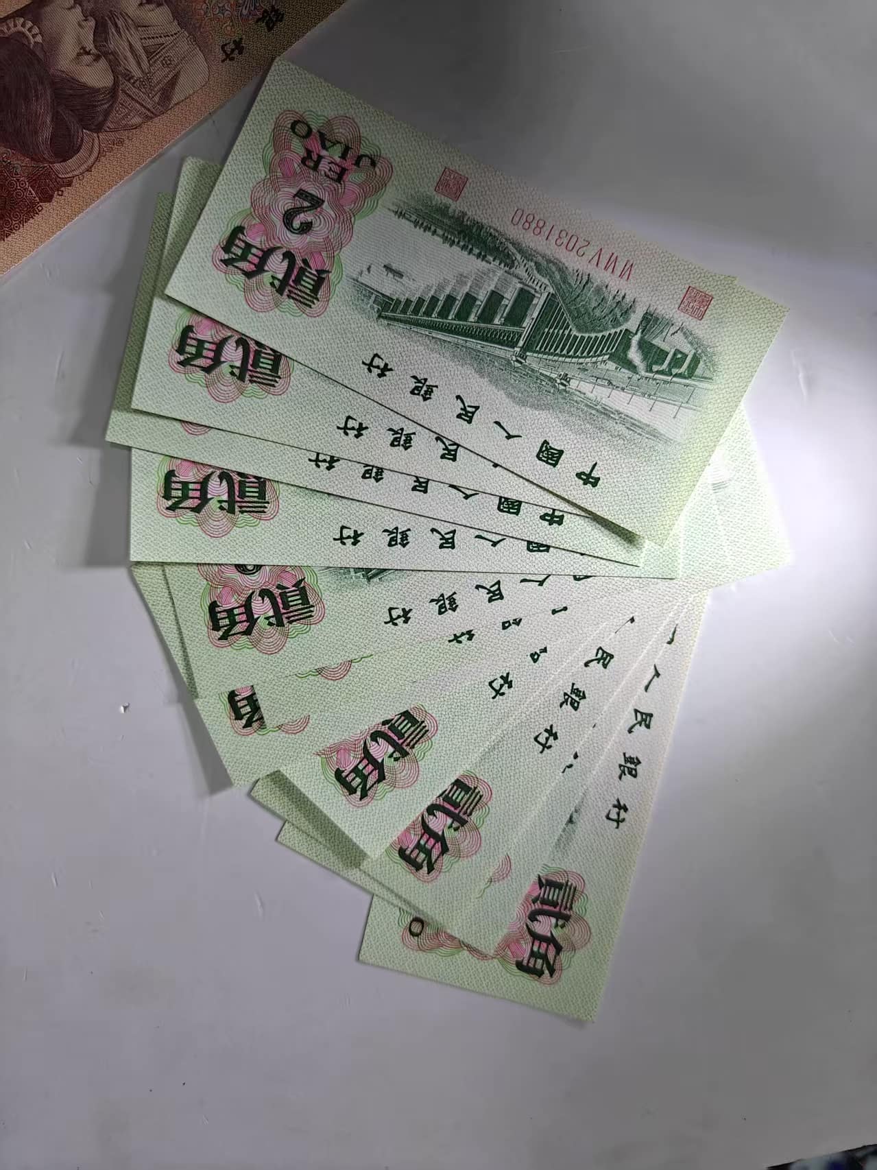 dvubb 图片点击可在新窗口打开查看