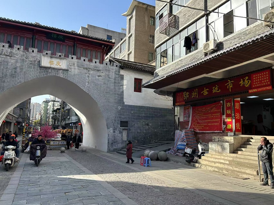 dvubb 图片点击可在新窗口打开查看