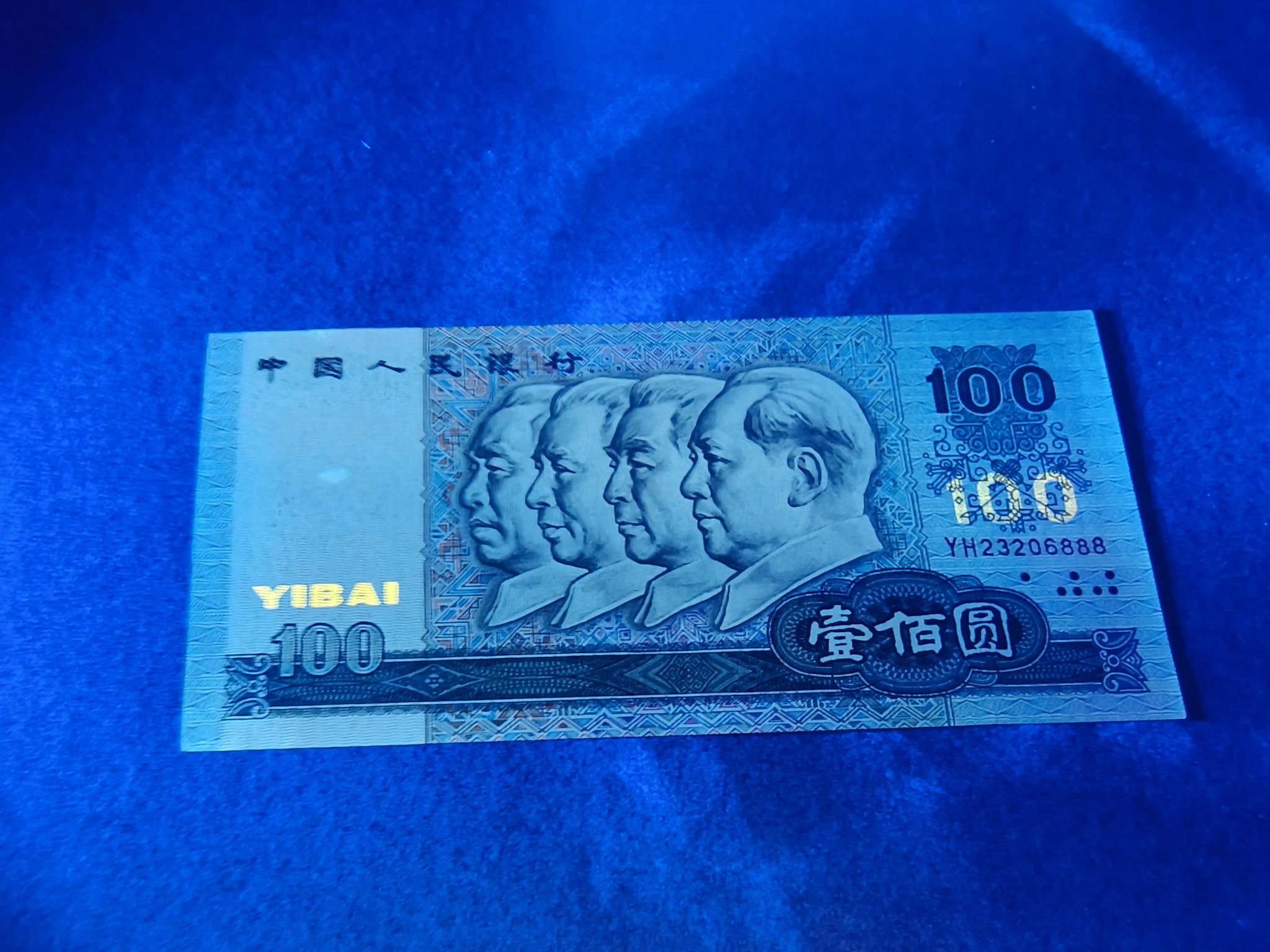 dvubb 图片点击可在新窗口打开查看