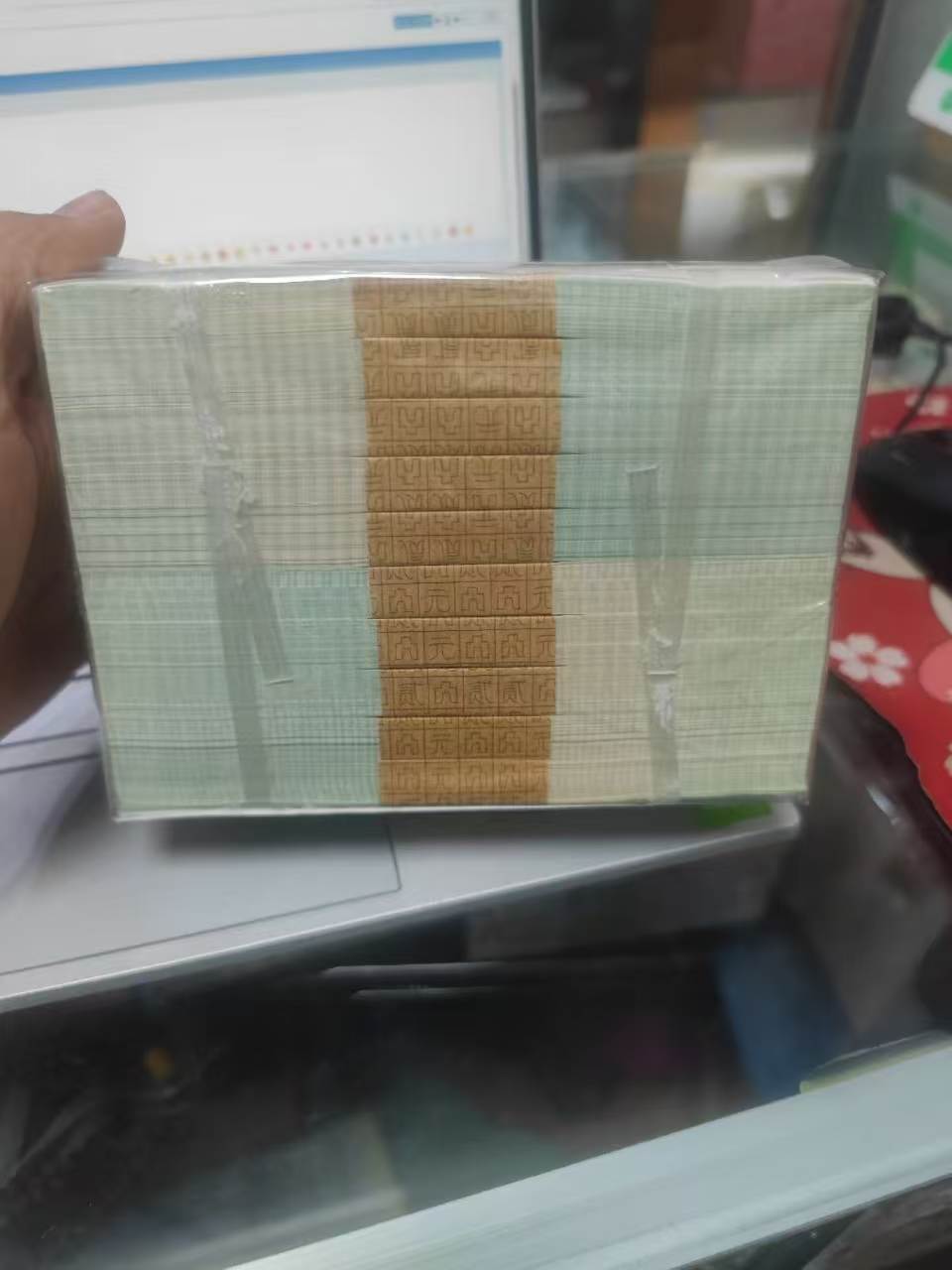 dvubb 图片点击可在新窗口打开查看
